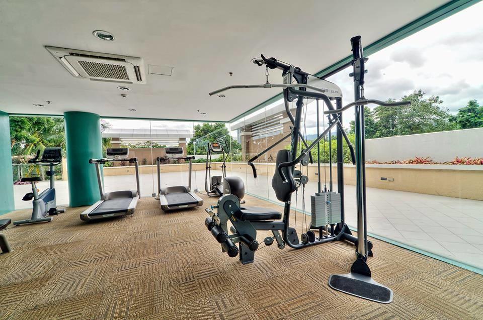 Padgett Place Prime Suites Cebu Екстер'єр фото