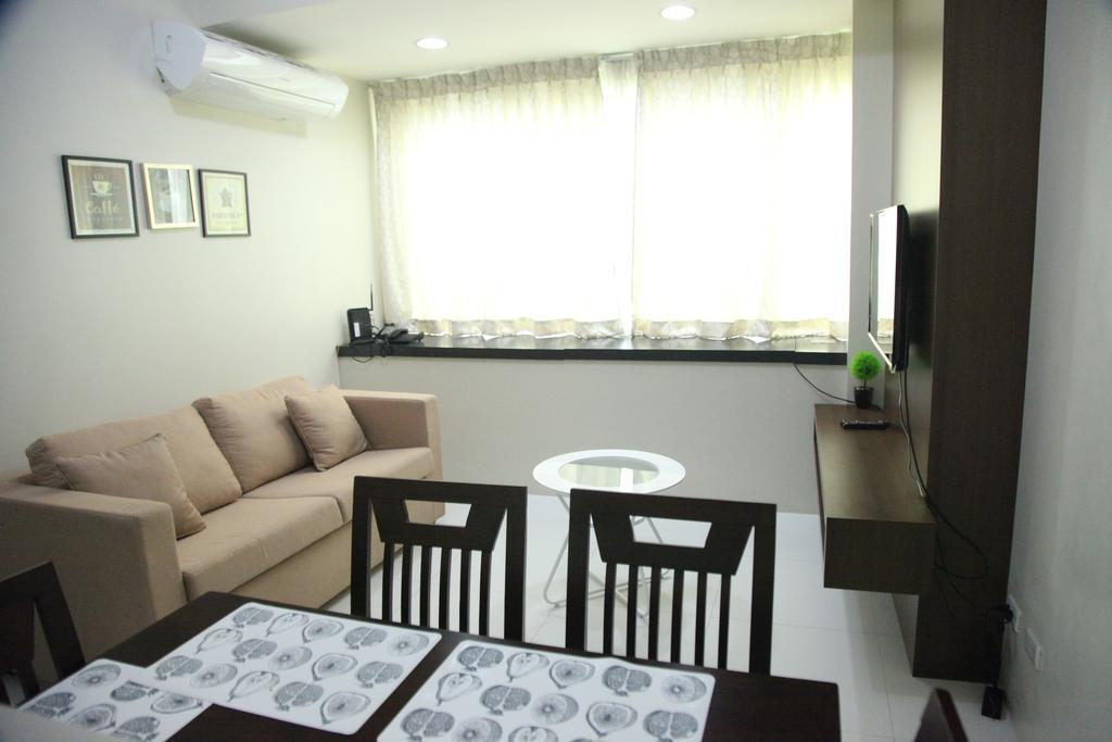 Padgett Place Prime Suites Cebu Екстер'єр фото