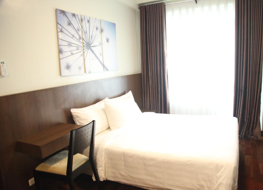 Padgett Place Prime Suites Cebu Екстер'єр фото
