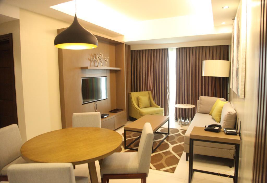 Padgett Place Prime Suites Cebu Екстер'єр фото