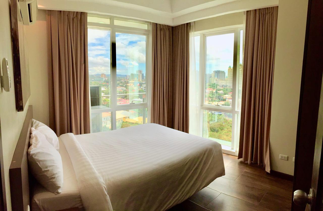 Padgett Place Prime Suites Cebu Екстер'єр фото