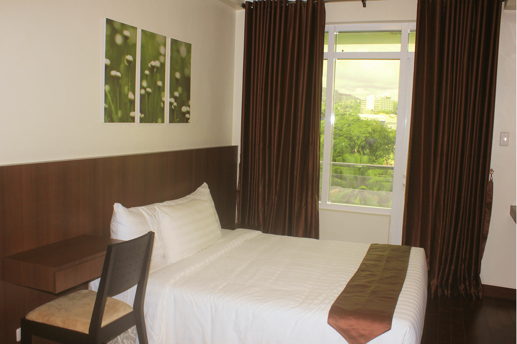 Padgett Place Prime Suites Cebu Екстер'єр фото