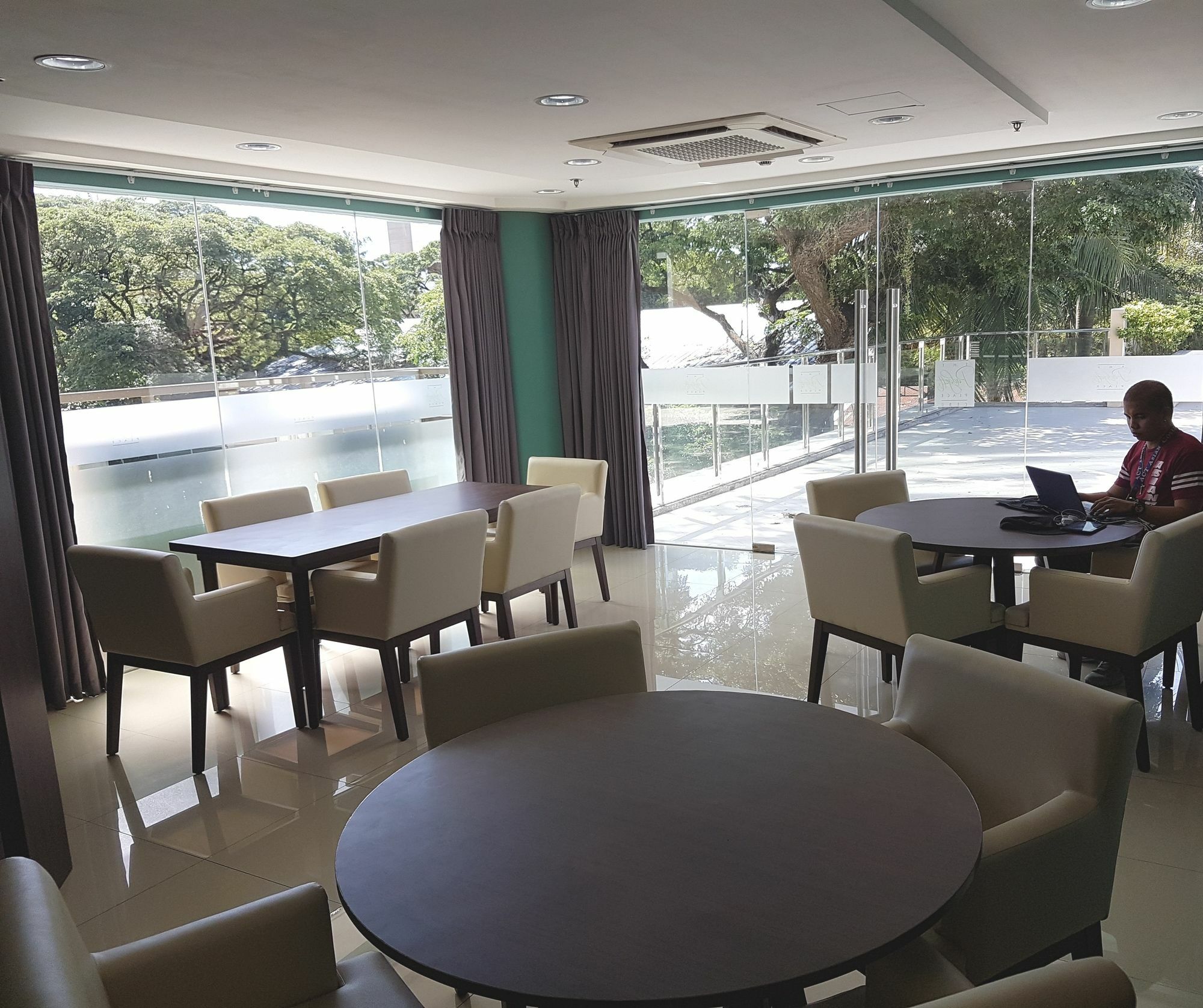 Padgett Place Prime Suites Cebu Екстер'єр фото