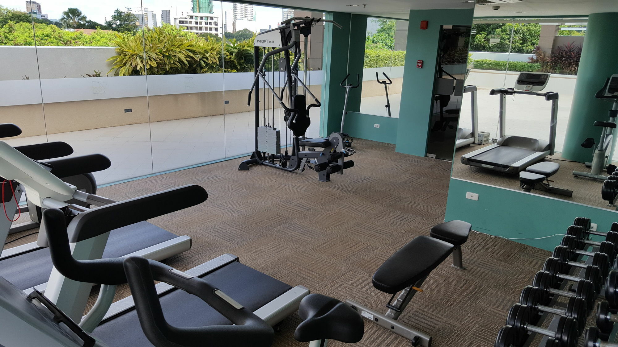 Padgett Place Prime Suites Cebu Екстер'єр фото
