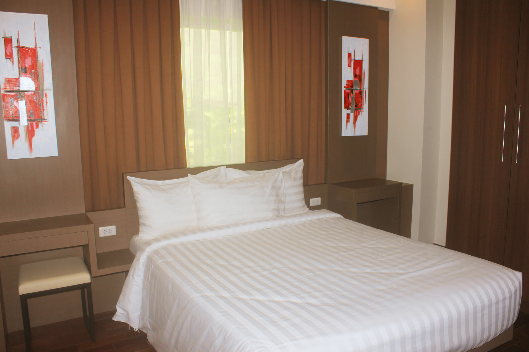 Padgett Place Prime Suites Cebu Екстер'єр фото